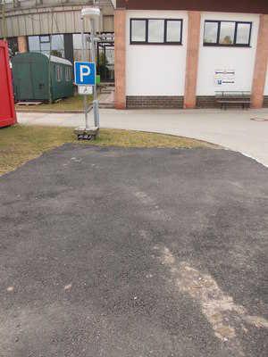 PKW-Stellplätze Seiteneingang Parkplätze am Seiteneingang Parkmöglichkeiten Zur