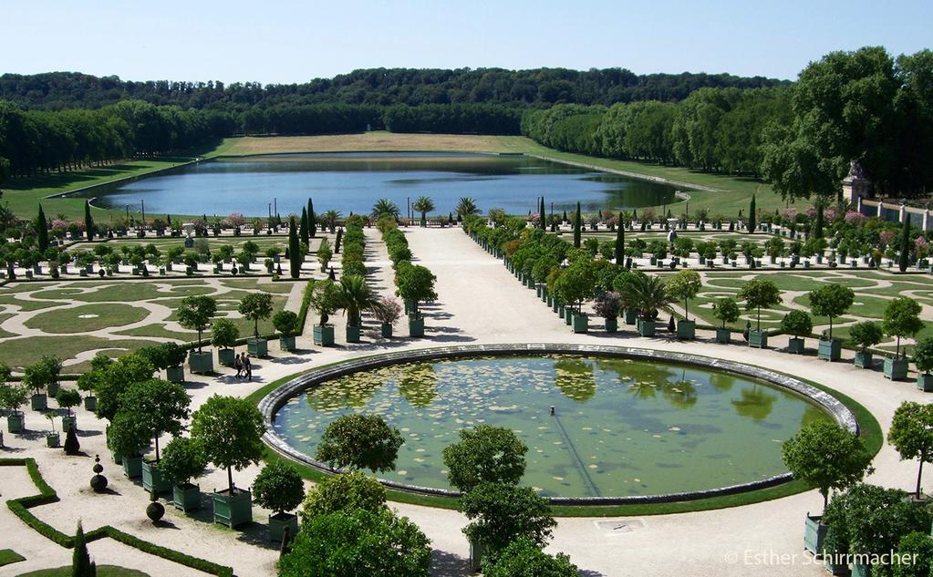 Die Gärten von Versailles 3 Tage in Paris: Das Essen in Frankreich Schon seit dem 16. Jahrhundert ist die Cuisine Française eine der einﬂussreichsten Küchen Europas.