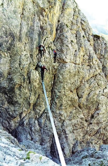 Am Nach mittag übten wir im Klettergar ten die Selbst rettung mit Gardaklemme und kletterten wieder ein paar Routen.