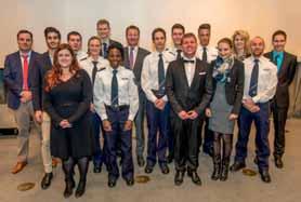 Absolventen für Thesisarbeiten geehrt 15 ehemalige Studierende der FHöV NRW wurden für ihre Thesisarbeiten ausgezeichnet.