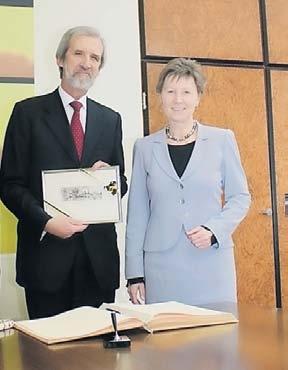 Februar, war er bei Oberbürgermeisterin Helma Orosz im Rathaus zu Gast und trug sich in das Goldene Buch der Stadt ein.