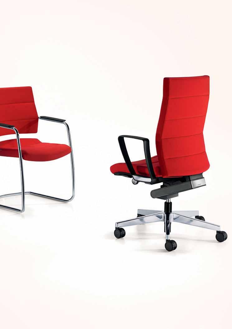 Besonders in der Gruppe oder gegenübergestellt erkennbar: die aufbauenden Segmente, die die Stuhlhöhen proportionieren, sind feinsinniges Detail.