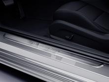 MemoryPaket (275) oder Sitzklimatisierung für Fahrer und Beifahrer (401) Polster Leder schwarz sonnenreflektierend Inklusive Innenhimmel Stoff kristallgrau (58) Inklusive SitzkomfortPaket (P65) und