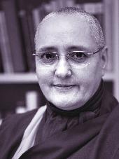 Bhikṣuṇī Thubten Choedroen (Lydia Muellbauer), 1947 geboren, Schü lerin von Geshe Thub ten Ngawang, leitet Kurse im Meditationshaus Semkye Ling und in.