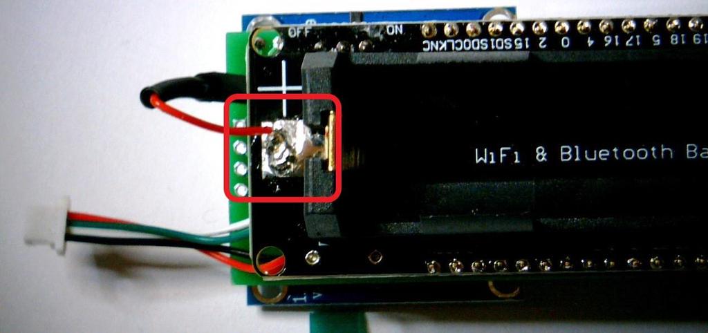 ein weiteres Akkuanschlusskabel gemacht, auf den + Pol der Batterie