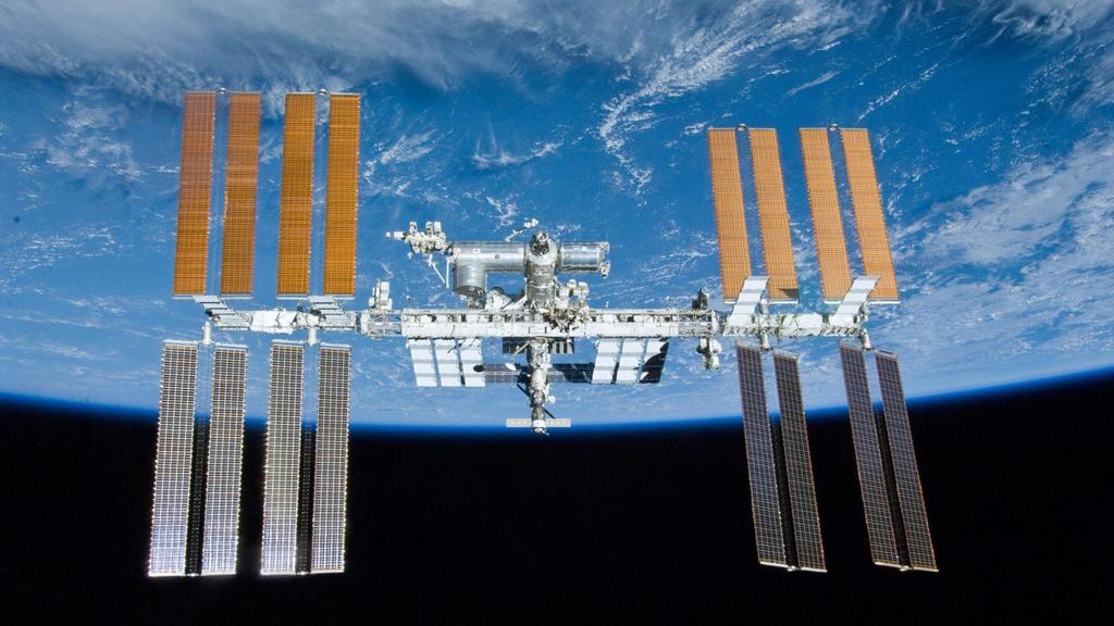 ~2.460 Experimente von >3.300 Wissenschaftlern aus 101 Ländern ISS-Kommandant Dr.