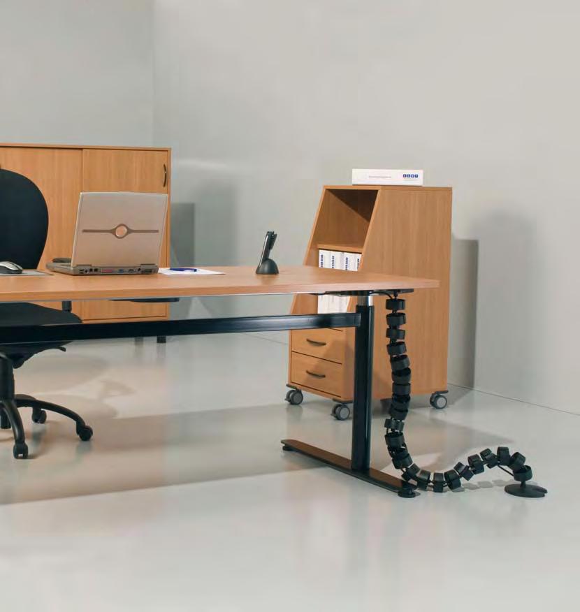 The eternal question: how to define comfort. Primarily this calls for an ergonomic workplace. The adjustment of height of the workplace is a standard with STRA- TUS.