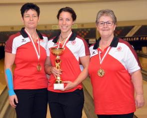 Mit einem Start-Ziel- Sieg holte sich das Team BV OÖ (Martina und Eva Kronsteiner sowie Edith Lockinger) den Landesmeistertitel im Trio der Damen.
