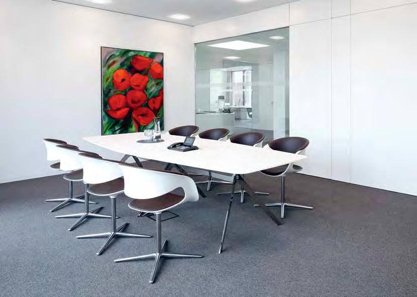 Sono, Site I Donau-Iller Bank, Ehingen Höhenverstellbare Arbeitsplätze aus der Produktlinie Sono, Tischplatten Laminat Nano weiß, Gestelle Aluminium