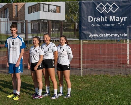 Trainernachwuchs bei den Handballern Die Ausbildung und Prüfung als Schülermentoren haben folgende Spieler- und Spielerinnen der Handballabteilung abgelegt. Herzlichen Glückwunsch!