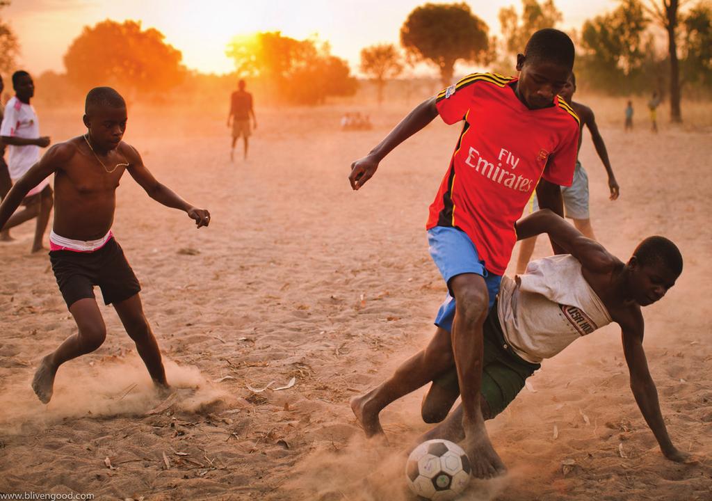 Darum macht sich unser Team mehrmals die Woche auf den Weg in die Armenviertel, um mit Kindern und Jugendlichen Fußball zu spielen.