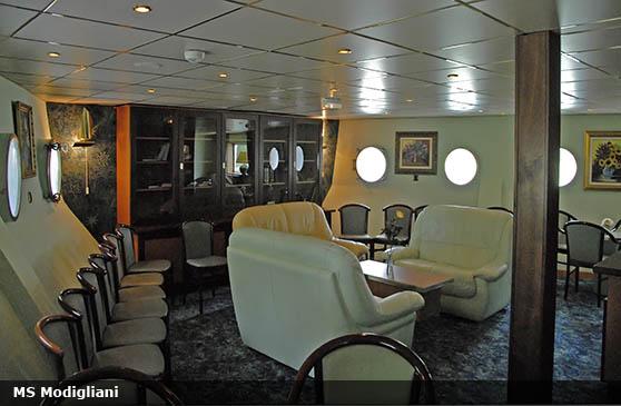 MS Modigliani (4 Anker) Sie sind Passagier der MS Modigliani, ein Schiff der französischen Reederei CroisiEurope, das im Jahr 2001 in Dienst gestellt und 2011 renoviert wurde; 110 m lang, ca.