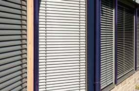 Außensonnenschutz Attraktive Funktionalität Moderne Fassadengestaltung und effektive Licht- und