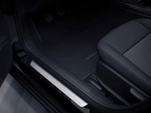 Serien und Sonderausstattung. Interieur Fußraum AMG Fußmatten Die AMG Fußmatten ergänzen den sportlichen Gesamteindruck Ihres Fahrzeugs.