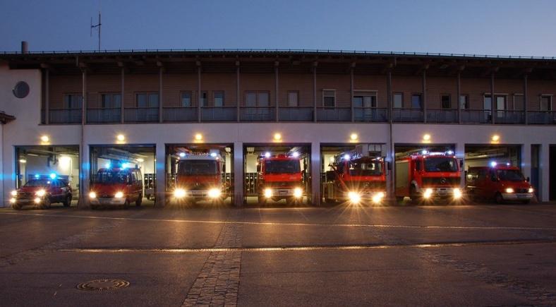.. ÖEL Ausbildung Umsetzung der DV 100 Novellierung des Bayerischen Feuerwehrgesetzes Umsetzung der modularen
