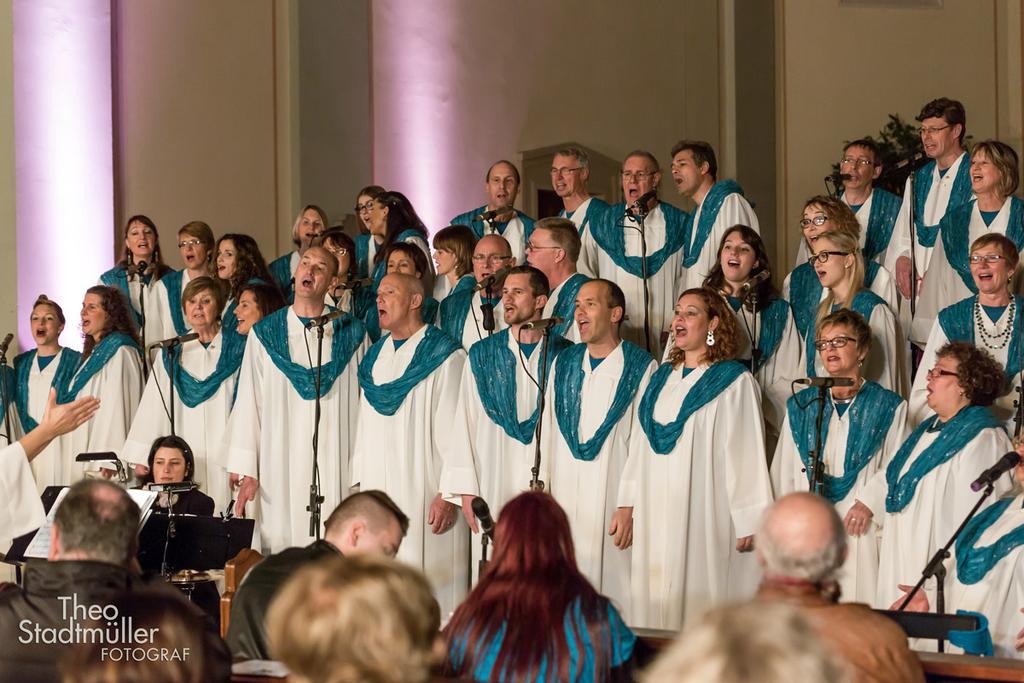 3 The Celebration Gospel Choir Gründungsjahr: 1990 Chorleitung: Anne Westrich (seit 1991) studierte