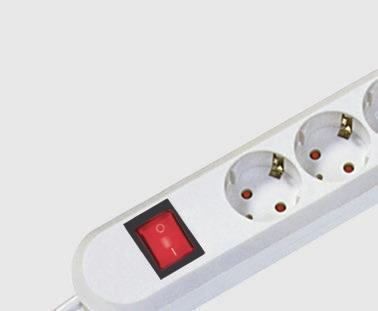 Stromverteilung Steckdosenleisten SMART STROMVERTEILUNG Integrierter erhöhter Berührungsschutz Schlagfeste Kunststoff-Version 2-poliger, beleuchteter Wippschalter Zuleitung mit angespritztem