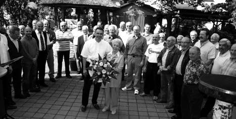 80. Geburtstag Hildegunde Walter Der Vorstand und die aktiven Sänger der Harmonie Froschhausen gratulierten zum Geburtstags-Empfang von Hildegunde Walter am Samstag, dem 2. Mai 2009, im Sängerheim.