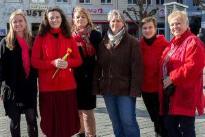 von rechts) mit Vertreterinnen der Frauenvereine des Salzkammergutes http://www.weripower.