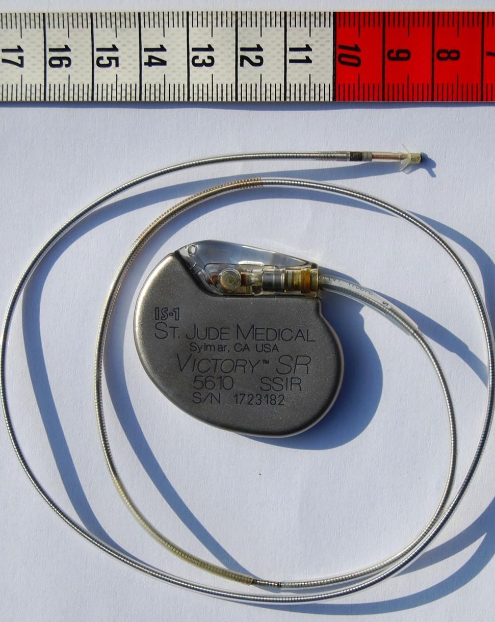 Implantierbare Geräte - Schrittmacher Behandlung eines zu langsamen Herzschlages Überwacht