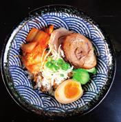 Mais, Wakame- Algensalat, Chia-Samen auf warmen Sushi-Reis // 7,50 B2 - Karaage Bowl