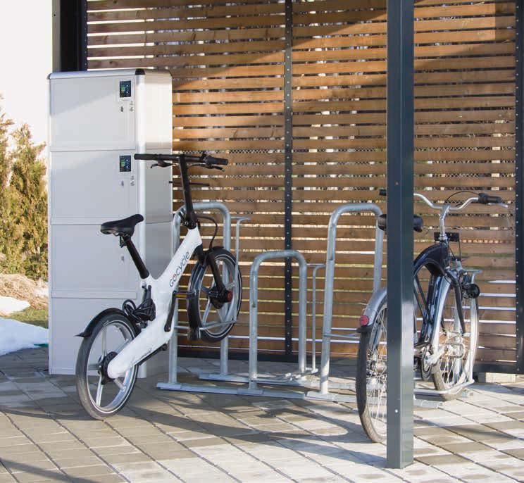 LADE-INFRASTRUKTUR FREI HAUS E-Bike-Ladestellenschrank ARMARIO mit 3 großen Schließfächern und RFID-Kartenleser integriert in Fahrradüberdachung MULTIPORT mittels Zylinderschloss mittels