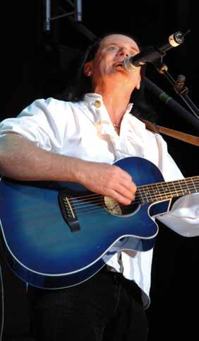 Der Mann mit der blauen Gitarre Dave Ashby Im Rahmen der Veranstaltungsreihe Büsumer Hafenklänge wird Dave Ashby am Sonntag, den 1. Juni um 15.