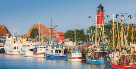 Es geht nach Helgoland, Deutschlands einziger Hochseeinsel. Bis einschließlich 5. November bedient die bekannte Büsumer Reederei H.G. Rahder täglich diese einzigartige Tour.