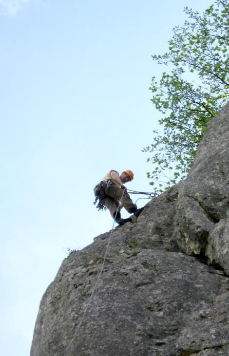 FORTGESCHRITTENENKURS KLETTERN IM BLAUTAL VERLEGT auf 27. / 28. Juli 2019 Felsen bei Blaubeuren, 5 TN Voraussetzung: Klettern Anfängerkurs, Klettererfahrung in der Halle im 5.