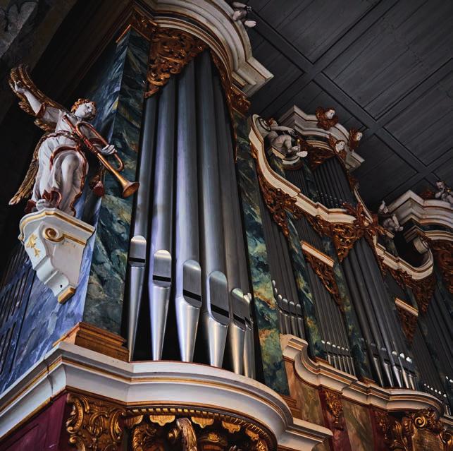 The history of the organ 1727/28 organ building through Zacharias Hildebrandt, official opening on 1 July, 1728 1737 again complex work at the organ through Zacharias Hildebrandt 1834 complex
