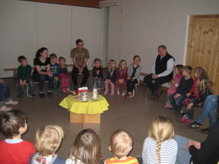 Christophorus Jeden 1. Donnerstag im Monat besucht Pfarrer Andreas unseren Kindergarten St.