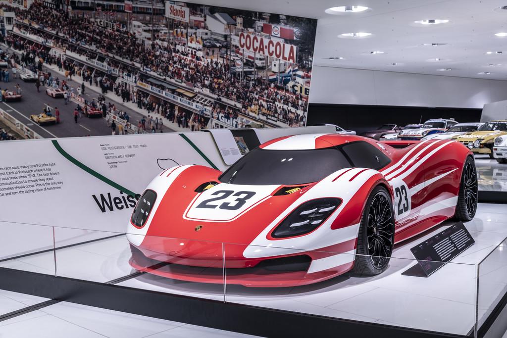 im Porsche Museum.