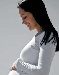 Den in der Schwangerschaft um 100 Prozent erhöhten Bedarf können laut einer Untersuchung nur die wenigsten Frauen durch die Ernährung decken.
