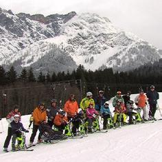Der Skibob ist auch für nicht behinderte Menschen ein attraktives Wintersportgerät, das seit vielen Jahren auf internationalen Wettkämpfen und Meisterschaften gefahren wird.