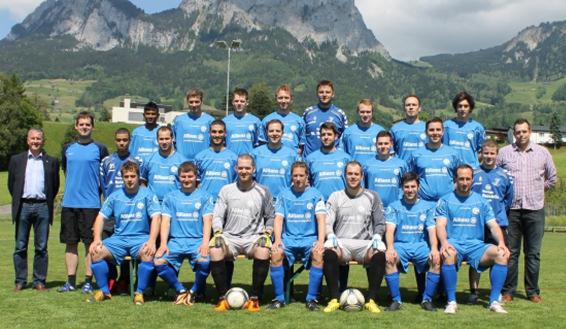 Neues Dress für Ibach VI Die sechste Mannschaft des FC Ibach spielt seit kurzem in einem neuen Dress.