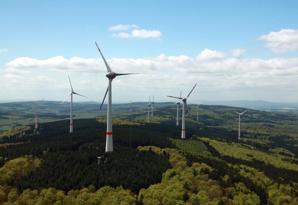 Ende des Jahres 2017 sind 268 Windkraftanlagen im Landkreis in Betrieb (meist auf Flächen der Gemeinden) Quelle juwi Energieprojekte GmbH Zu Beginn des 20.