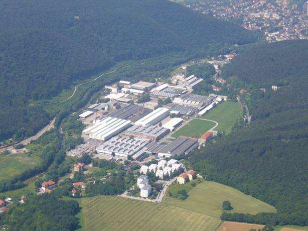 Der Standort Berndorf Der Industriestandort Berndorf hat lange Tradition. Das gleichnamige Industrieunternehmen, heute BERNDORF AG genannt, feierte 2003 sein 160 jähriges bestehen.