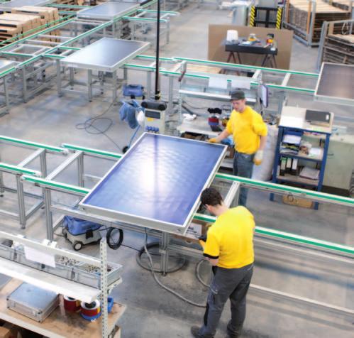 Wärme Made in Germany In der energieautarken Kollektorfabrik in Kirchhain produzieren wir unsere leistungsstarken Sonnenkollektoren. Strom. Wärme.