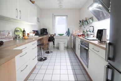 Die Küche Eine schmutzige Küche verdirbt den Appetit. - Altes Sprichwort - Lassen Sie Geschirr, Spülmittel, Handtücher und Küchenrollen im Schrank verschwinden.
