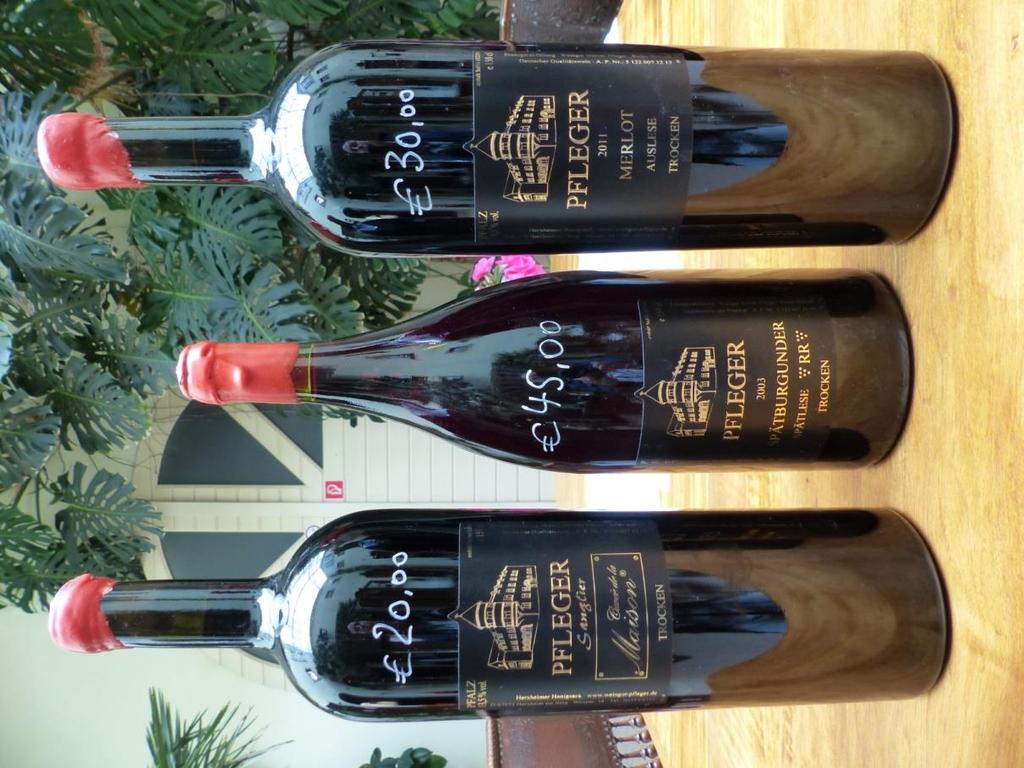 Die besonders hochwertigen Rotweine werden auch in Magnum-Flaschen