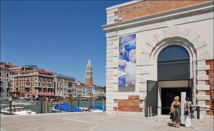Der japanische Architekt Tadao Ando hat das ehemalige Zollamt der Republik Venedig prägnant, aber mit großem Respekt vor der historischen Substanz umgebaut.