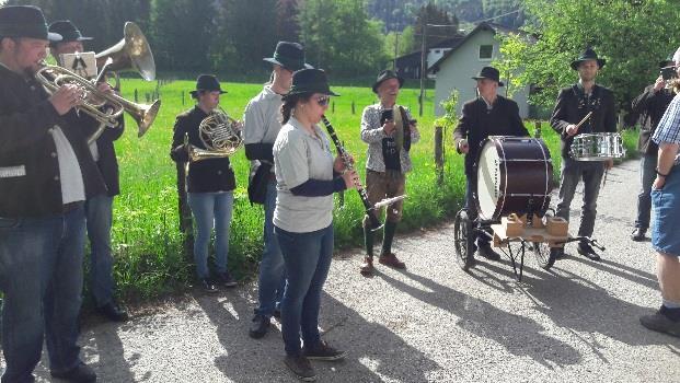 Beim traditionellen Frühschoppen in der Enzenbachmühle am Sonntag 29.