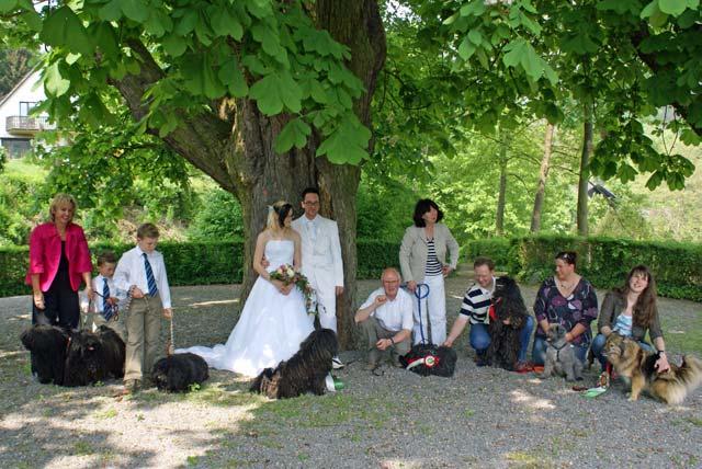 Mai 2009 in der kath. Kirche in Bensheim-Schönberg geheiratet. Einige Mitglieder des PuK bildeten nach der Trauung mit ihren und den Pulis der Familie Händschke ein Spalier vor der Kirche.