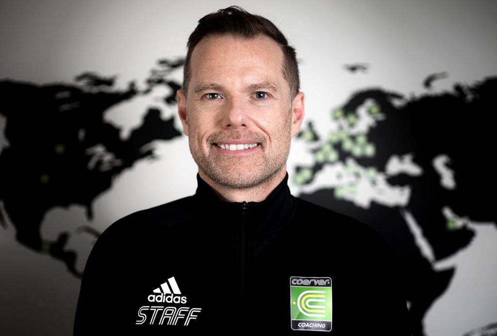 CAMP TECHNICAL DIRECTOR: SCOTT WRIGHT Scott Wright, Director Coerver Coaching England & Wales, ist einer der erfahrensten Trainer der Organisation.