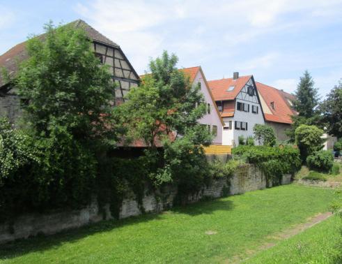 Dabei unterstützen der Bund und das Land Baden-Württemberg die Stadt Rottenburg am Neckar und private Eigentümer mit beträchtlichen Finanzhilfen.