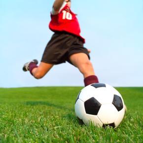 Daher ist ein Unterrichts Kleine Spiele Übungen mit dem Ball Alter der natürliche Bewegungsdrang noch weitestgehend vorhanden ist. 5. 6. Klasse sowie kurze Dehnübungen zu empfehlen.