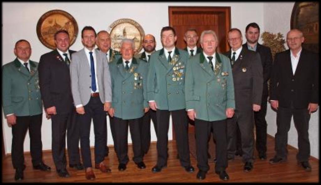 Herren Ehrung verdienter Mitglieder in der Schützengesellschaft, von links: Harald Goch, Robert Herbst, Alexander Hummel, Bürgermeister Andreas Hügerich,