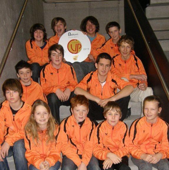 Hallensaison 2010/11 Jugend Oberösterreichischer Jugendcup 2010 Wir haben die Gesamtwertung des Oberösterreichischen Jugendcups gewonnen und uns mit dem Titel des besten Nachwuchsteams von