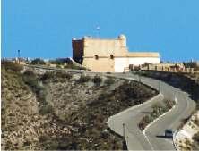 Die 1764 erbaute Burg gibt San Juan de los Terreros seinen Namen.