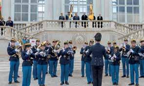 Seit dieser Zeit sorgen die Philharmoniker in Uniform für den weltbekannten Klang. festlichen Rahmen bei offiziellen Veranstaltungen. Und heuer begeistern sie erstmals auch in Bad Ischl.